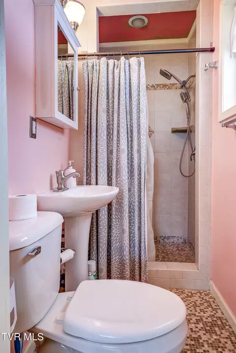631 Ash Street Erwin Tn 37650, Erwin, TN 37650 photo 31