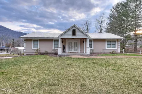 191 Highway 143 Roan Mountain Tn 37687, Roan Mountain, TN 37687