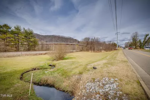 747 N Main Avenue Erwin Tn 37650, Erwin, TN 37650 photo 4