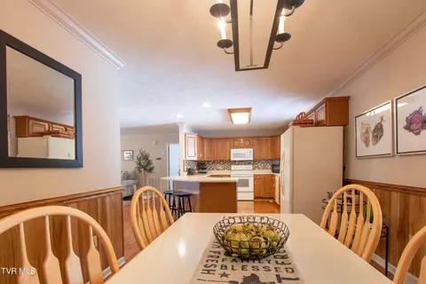 Dining - 20941 Deer Run Drive Drive Abingdon Va 24211, Abingdon, VA 24211 photo 2 of 4