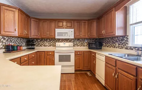 Kitchen - 20941 Deer Run Drive Drive Abingdon Va 24211, Abingdon, VA 24211 photo 1 of 5