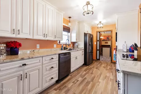 1504 Parton Loop Greeneville Tn 37743, Greeneville, TN 37743 photo 18