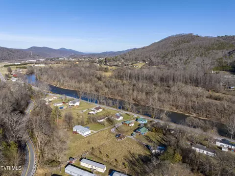 129 River Road Erwin Tn 37650, Erwin, TN 37650 photo 6