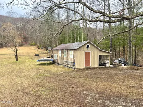 8409 Fleming Valley Lane Pound Va 24279, Pound, VA 24279 photo 10
