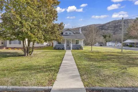 220 W Wyandotte Avenue Big Stone Gap Va 24219, Big Stone Gap, VA 24219
