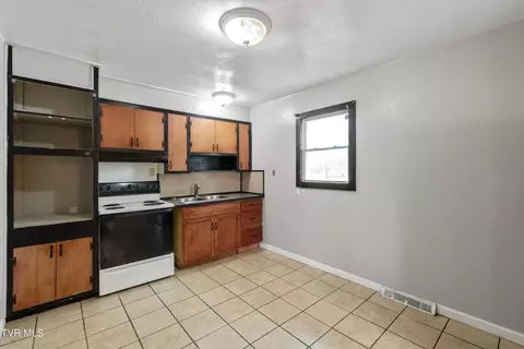 1506 E Myrtle Johnson City Tn 37601, Johnson City, TN 37601 photo 16