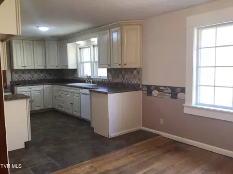 Kitchen - 251 Bearfield Road Chuckey Tn 37641, Chuckey, TN 37641 photo 4 of 7
