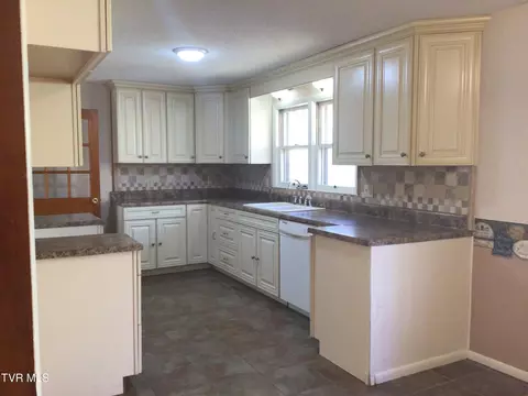 Kitchen - 251 Bearfield Road Chuckey Tn 37641, Chuckey, TN 37641 photo 1 of 7