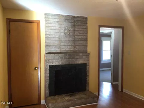 Living - 251 Bearfield Road Chuckey Tn 37641, Chuckey, TN 37641 photo 3 of 5