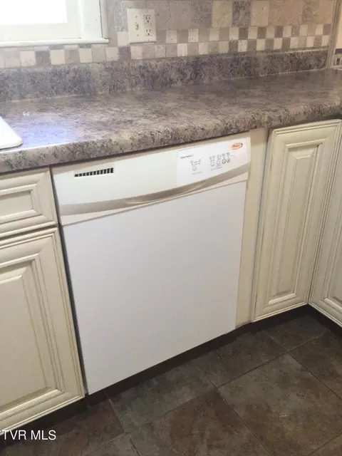 Kitchen - 251 Bearfield Road Chuckey Tn 37641, Chuckey, TN 37641 photo 7 of 7