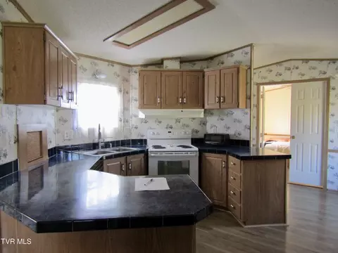 Kitchen - 1545 Chimney Top Loop Fall Branch Tn 37656, Fall Branch, TN 37656 photo 2 of 5