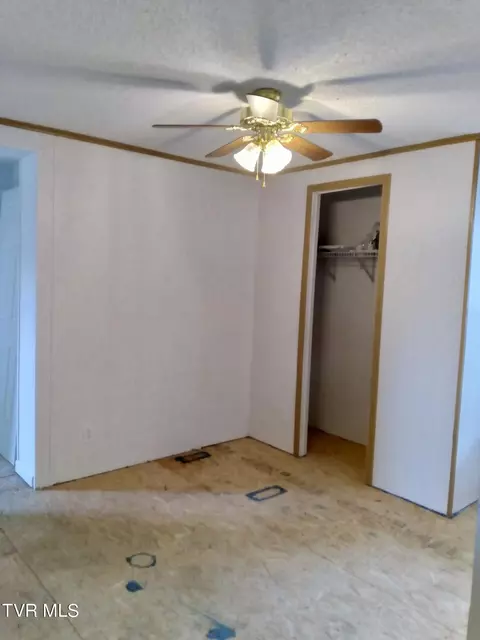 Bedroom - 1545 Chimney Top Loop Fall Branch Tn 37656, Fall Branch, TN 37656 photo 5 of 8