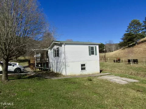 Exterior - 1545 Chimney Top Loop Fall Branch Tn 37656, Fall Branch, TN 37656 photo 2 of 17