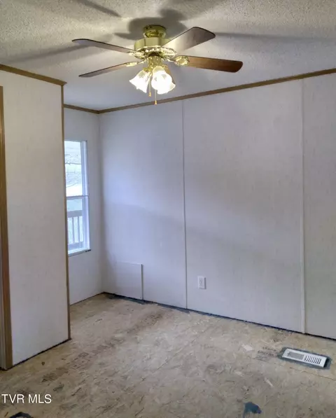 Bedroom - 1545 Chimney Top Loop Fall Branch Tn 37656, Fall Branch, TN 37656 photo 6 of 8