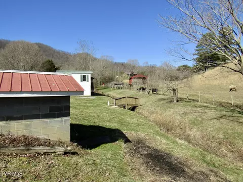 Exterior - 1545 Chimney Top Loop Fall Branch Tn 37656, Fall Branch, TN 37656 photo 12 of 17