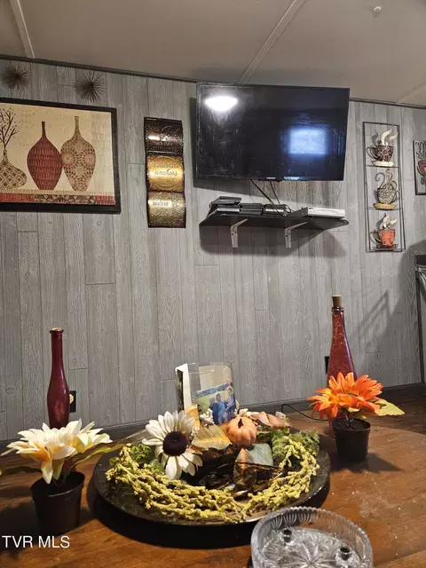 Dining - 8847 Boggs Hill Road Wise Va 24293, Wise, VA 24293 photo 1 of 2