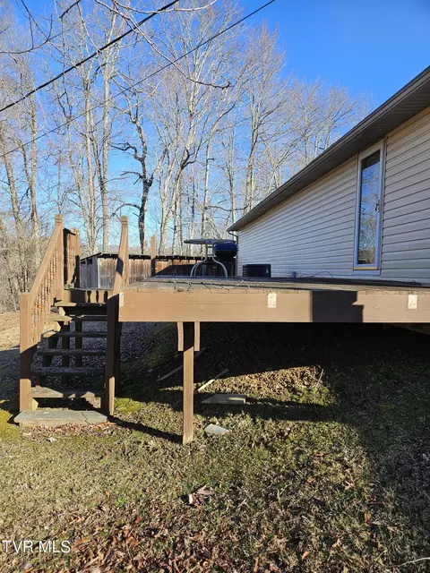 Exterior - 8847 Boggs Hill Road Wise Va 24293, Wise, VA 24293 photo 6 of 9