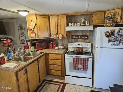 Kitchen - 8847 Boggs Hill Road Wise Va 24293, Wise, VA 24293 photo 2 of 3