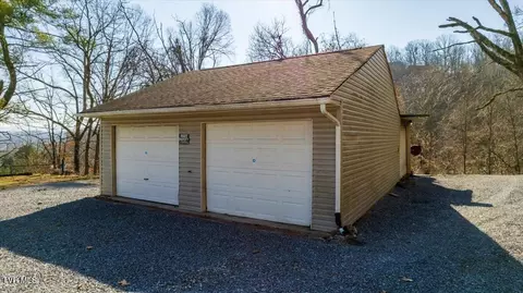 Exterior - 200 Old Knobs Road Bristol Tn 37620, Bristol, TN 37620 photo 9 of 15