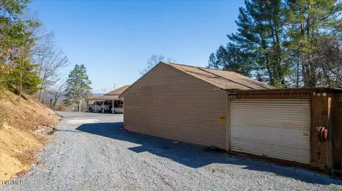 Exterior - 200 Old Knobs Road Bristol Tn 37620, Bristol, TN 37620 photo 10 of 15