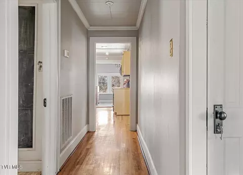 Entry Way - 200 Old Knobs Road Bristol Tn 37620, Bristol, TN 37620 photo 1 of 1