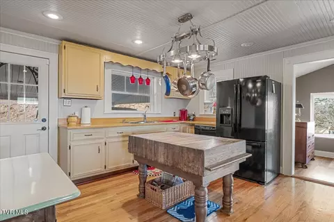 Kitchen - 200 Old Knobs Road Bristol Tn 37620, Bristol, TN 37620 photo 1 of 6