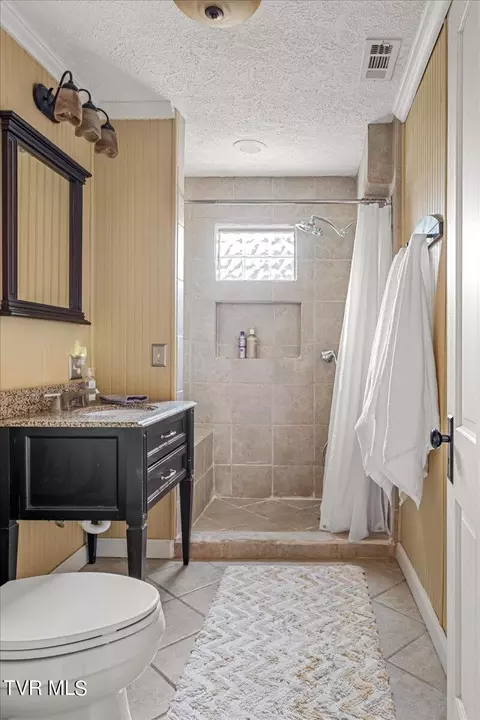 Bath - 200 Old Knobs Road Bristol Tn 37620, Bristol, TN 37620 photo 3 of 3