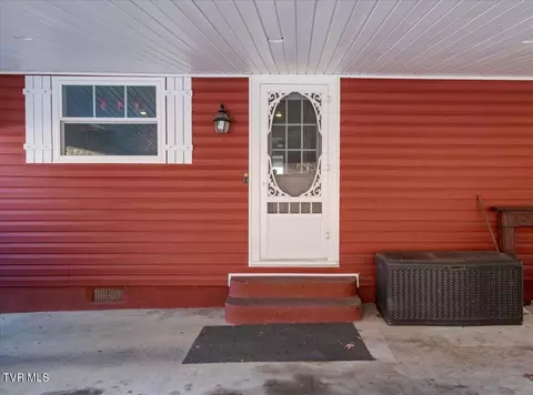 Exterior - 200 Old Knobs Road Bristol Tn 37620, Bristol, TN 37620 photo 3 of 15