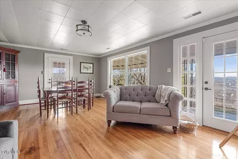 Living - 200 Old Knobs Road Bristol Tn 37620, Bristol, TN 37620 photo 2 of 2