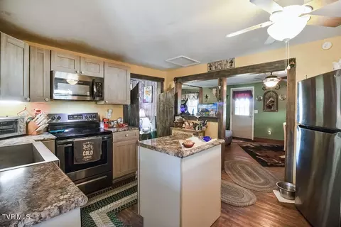 Kitchen - 1445 Bishop Loop Greeneville Tn 37743, Greeneville, TN 37743 photo 2 of 3