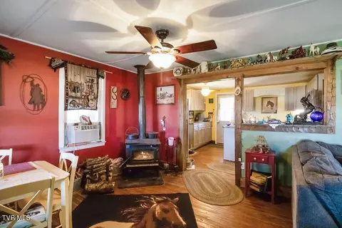 Living - 1445 Bishop Loop Greeneville Tn 37743, Greeneville, TN 37743 photo 1 of 2