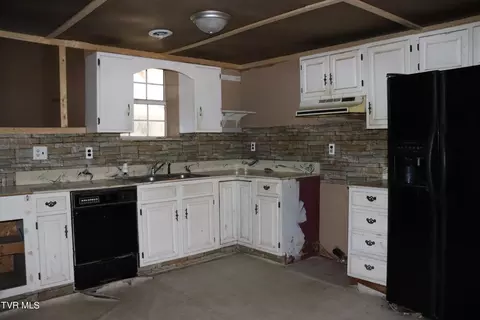 Kitchen - 6732 Union Hall Road Norton Va 24273, Norton, VA 24273 photo 2 of 3
