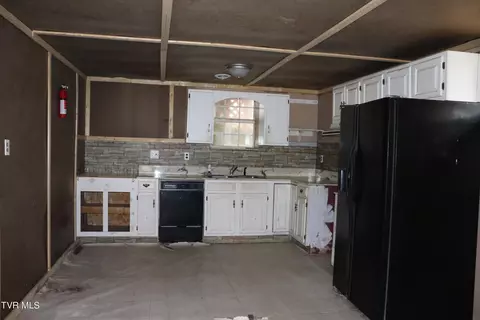 Kitchen - 6732 Union Hall Road Norton Va 24273, Norton, VA 24273 photo 1 of 3