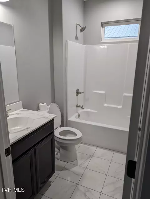 Bath - 403 E 8th Avenue Johnson City Tn 37601, Johnson City, TN 37601 photo 3 of 3
