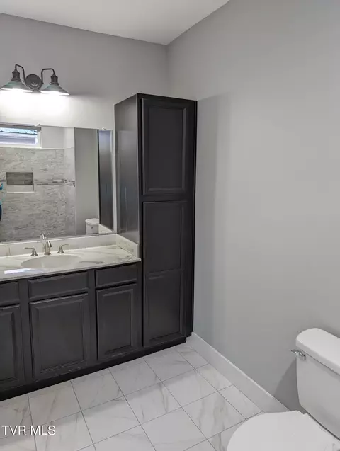 Bath - 403 E 8th Avenue Johnson City Tn 37601, Johnson City, TN 37601 photo 2 of 3