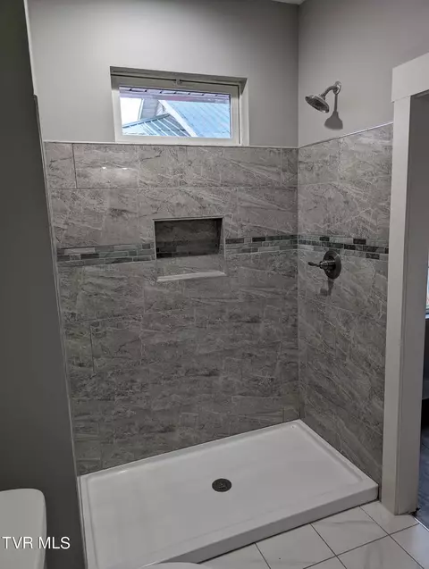 Bath - 403 E 8th Avenue Johnson City Tn 37601, Johnson City, TN 37601 photo 1 of 3
