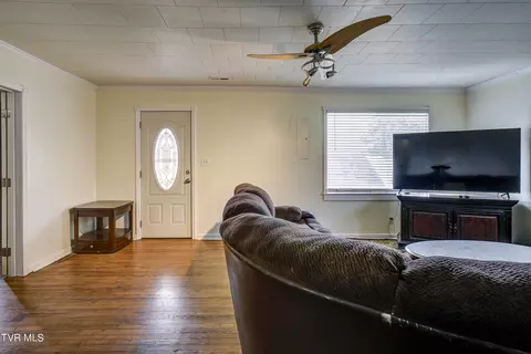 Living - 112 Lewis Lane Lane Erwin Tn 37650, Erwin, TN 37650 photo 1 of 2
