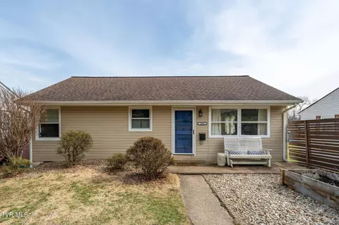 1004 E Chilhowie Avenue Johnson City Tn 37601, Johnson City, TN 37601