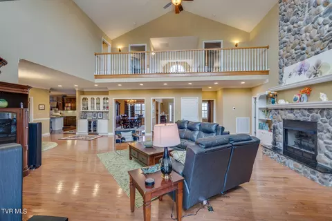 Living - 15125 Rouse Road Glade Spring Va 24340, Glade Spring, VA 24340 photo 4 of 12