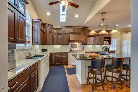 Kitchen - 15125 Rouse Road Glade Spring Va 24340, Glade Spring, VA 24340 photo 3 of 7
