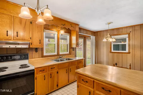 Kitchen - 8005 Cunningham Road Bristol Va 24202, Bristol, VA 24202 photo 3 of 5