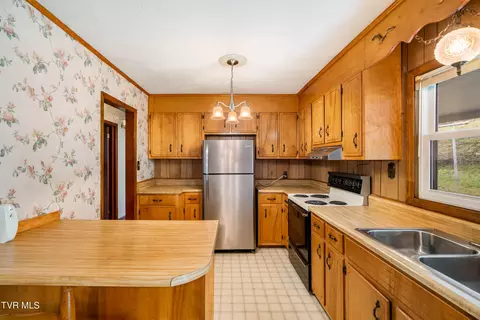 Kitchen - 8005 Cunningham Road Bristol Va 24202, Bristol, VA 24202 photo 2 of 5