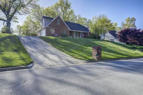 622 Glen Oaks Place Johnson City Tn 37615, Johnson City, TN 37615