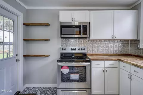 Kitchen - 422 Opekiska Street Erwin Tn 37650, Erwin, TN 37650 photo 2 of 5