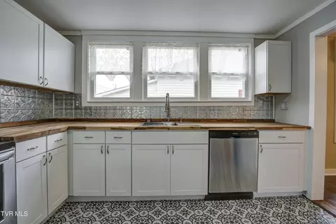 Kitchen - 422 Opekiska Street Erwin Tn 37650, Erwin, TN 37650 photo 4 of 5