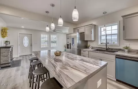 Kitchen - 1745 Highway 93 Fall Branch Tn 37656, Fall Branch, TN 37656 photo 4 of 6