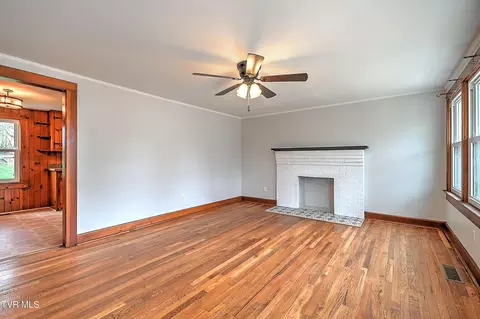 Living - 509 Randolph Street Bristol Va 24201, Bristol, VA 24201 photo 2 of 2