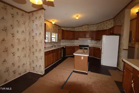Kitchen - 2712 4th Ave E Big Stone Gap Va 24219, Big Stone Gap, VA 24219 photo 1 of 4