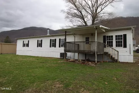 Exterior - 2712 4th Ave E Big Stone Gap Va 24219, Big Stone Gap, VA 24219 photo 5 of 10