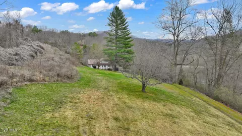 Exterior - 7829 Old North Fork Rd Road Pound Va 24279, Pound, VA 24279 photo 6 of 8